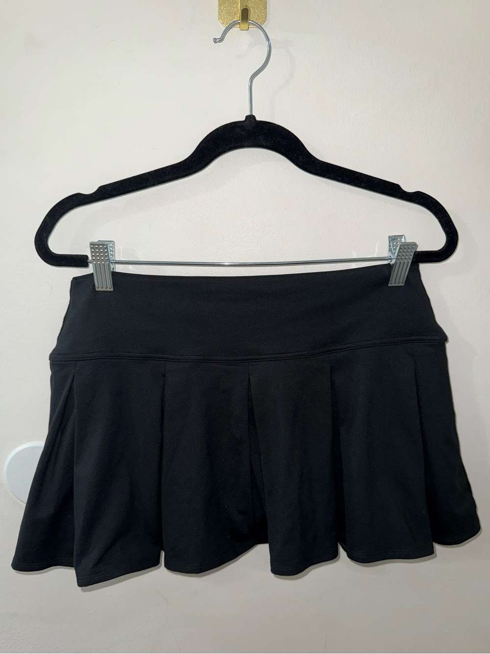 Gilly Hicks Black Women's Flared Active Skirt